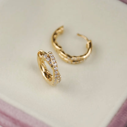 Lara – Pendientes Giro Cruz Doble Fila