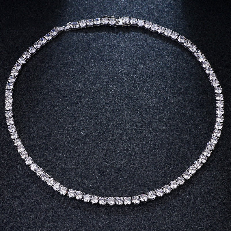 Elena – Collar Redondo de Zirconia Elegante