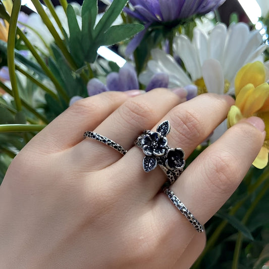 Camille – Anillo Elegante en Plata Flor Vintage