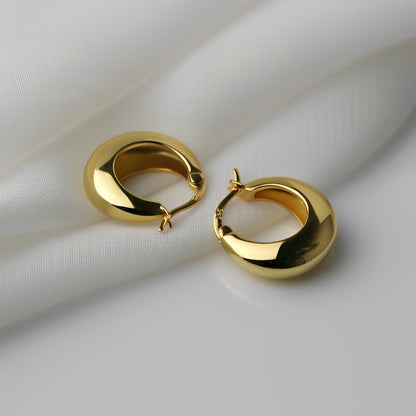 Briana – Pendientes Aro Dorados Gruesos Elegantes