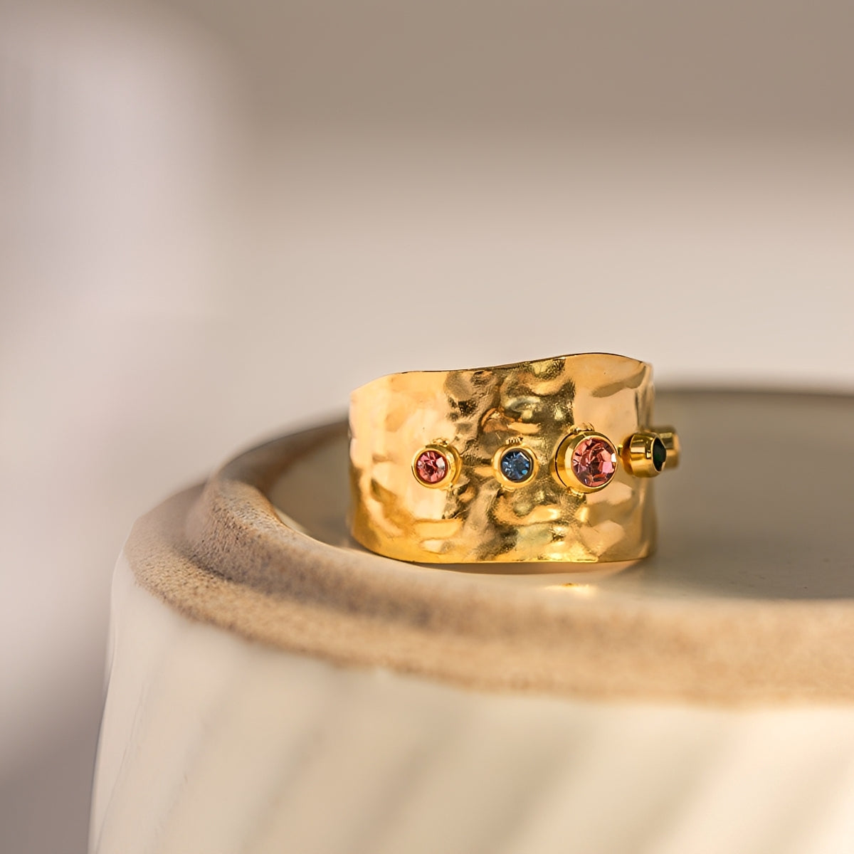 Millie – Anillo Martillado Multicolor