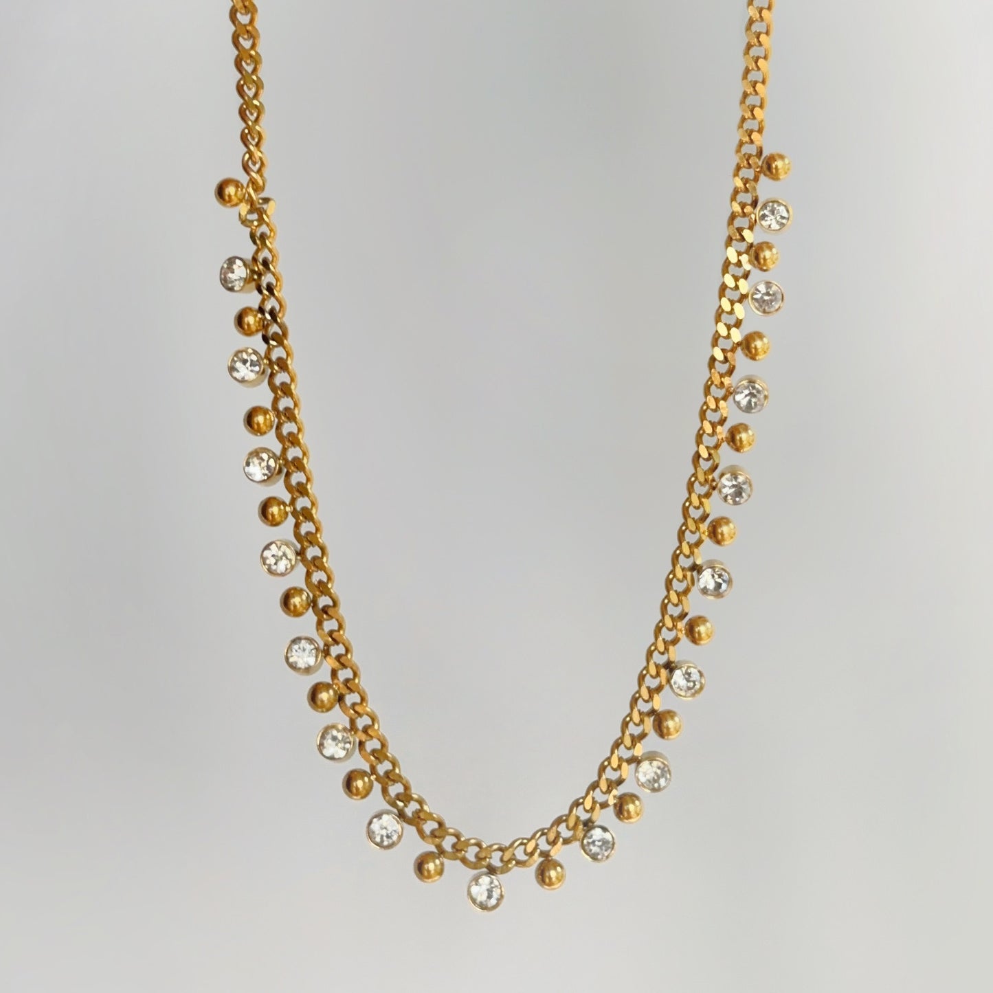 Joana – Collar Cubano Vintage