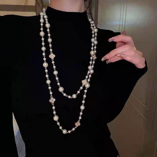 Collen – Collar Elegante en Oro con Perla