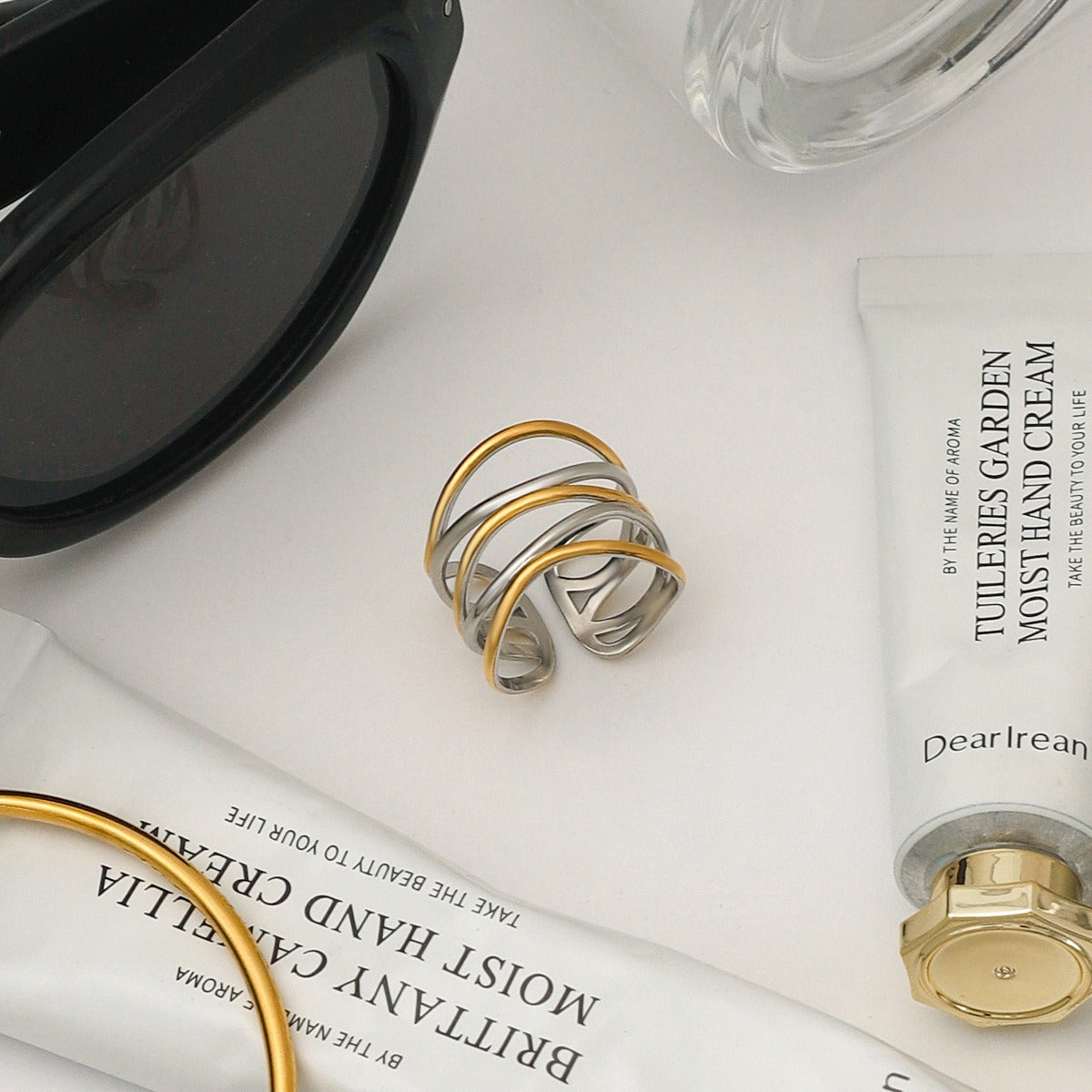 Ava – Anillo Minimalista de Acero Elegante