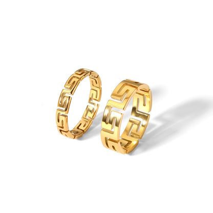 Kaila – Anillo Geométrico Calado de Acero Elegante