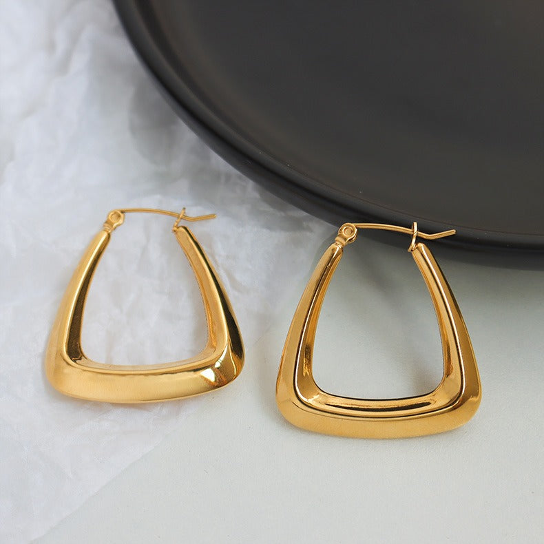 Mel – Pendientes Bold Edge Chic