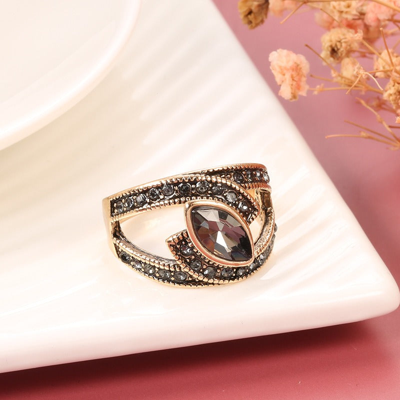 Amena – Bague Elegante en Cristal Negro