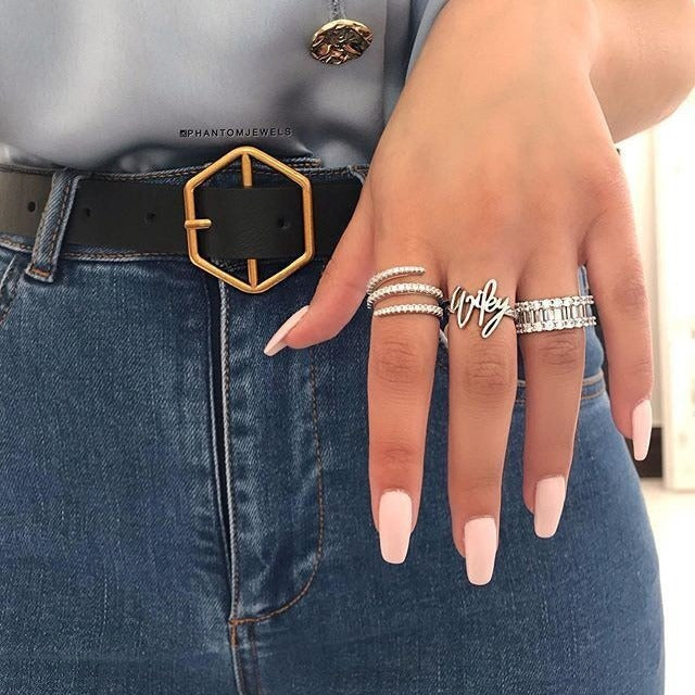 Ailee – Anillo Espiral Pavimentado de Cristales