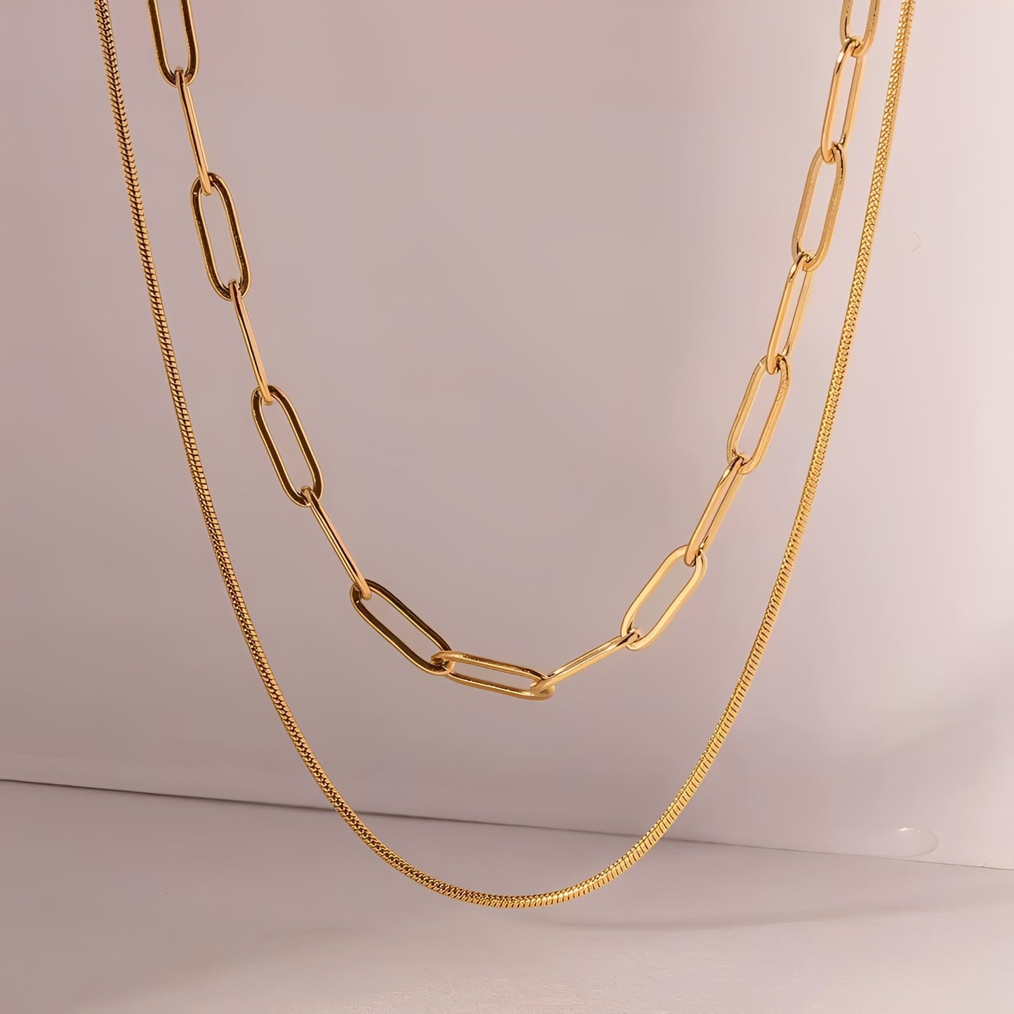 Emiko – Collar Doble Cadena Tipo Clip Elegante