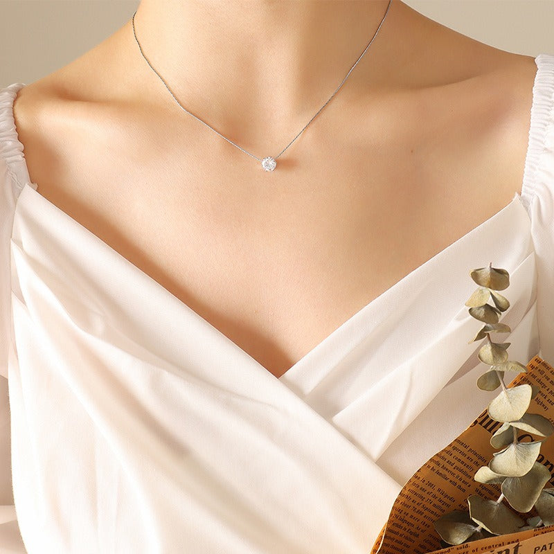 Gwen – Collar Solitario de Zirconia Elegante