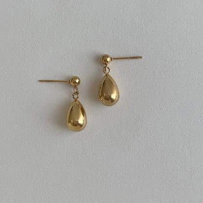 Jordyn – Pendientes Dorados Colgantes con Diseño Gota