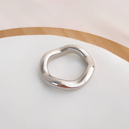Lorena – Anillo Onda Curvada Elegante