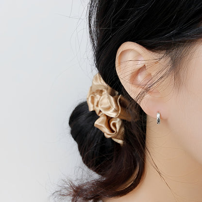 Dara – Pendientes Mini Geométricos Elegantes
