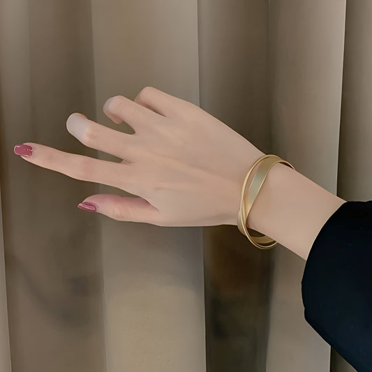 Lina – Pulsera Clásica en Color Dorado