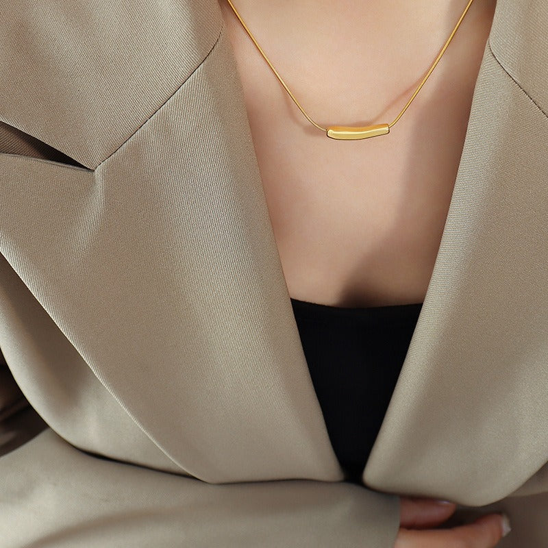 Maine – Collar Arco Sereno Elegante