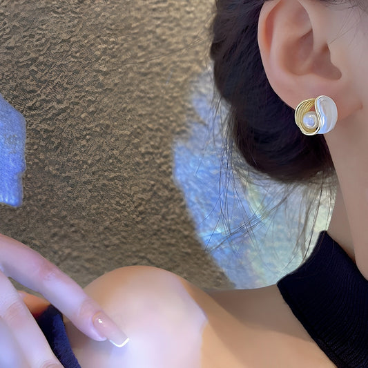 Aimee – Pendientes de Lujo con Ópalo Blanco y Perlas en Oro