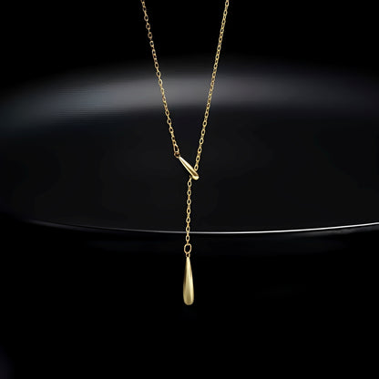 Naomi – Collar Dorado con Colgante Gota