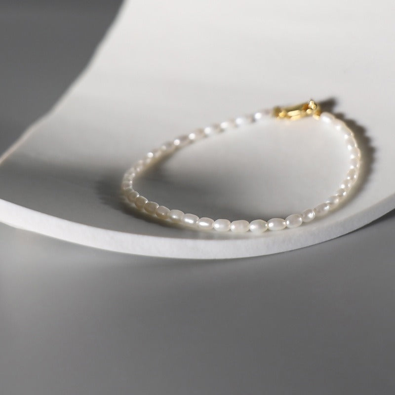 Saya – Pulsera en Plata S925 y Pequeñas Perlas de Agua Dulce