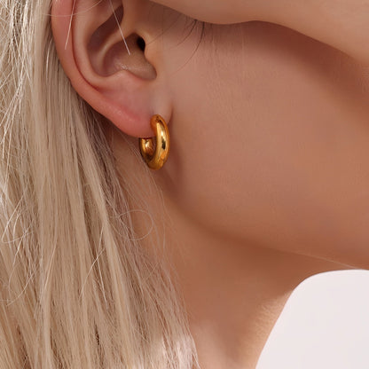 Tori – Pendientes en Forma de C Elegantes