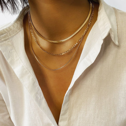 Kaida – Collar Multicapa Cadena Geométrica Elegante