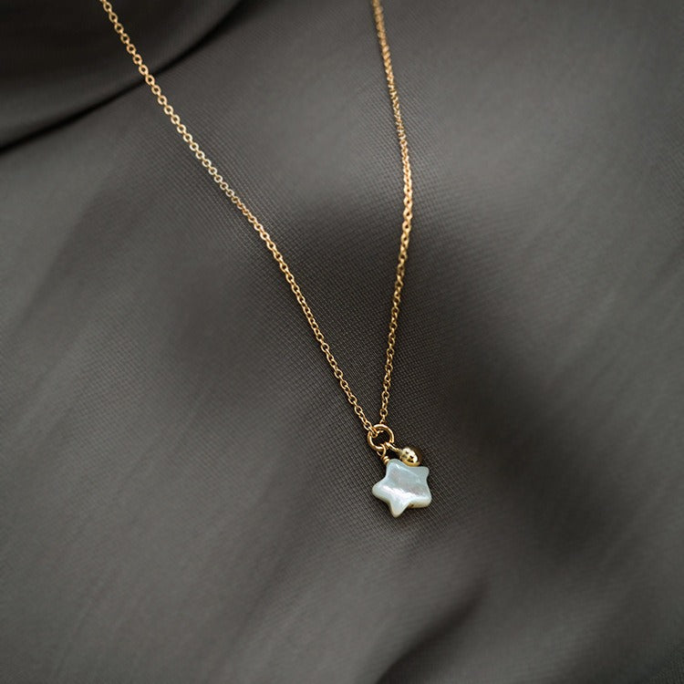 Celine – Collar Colgante Estrella y Perla Mini