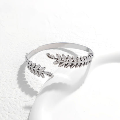 Selena – Pulsera Abierta Hojas Elegantes