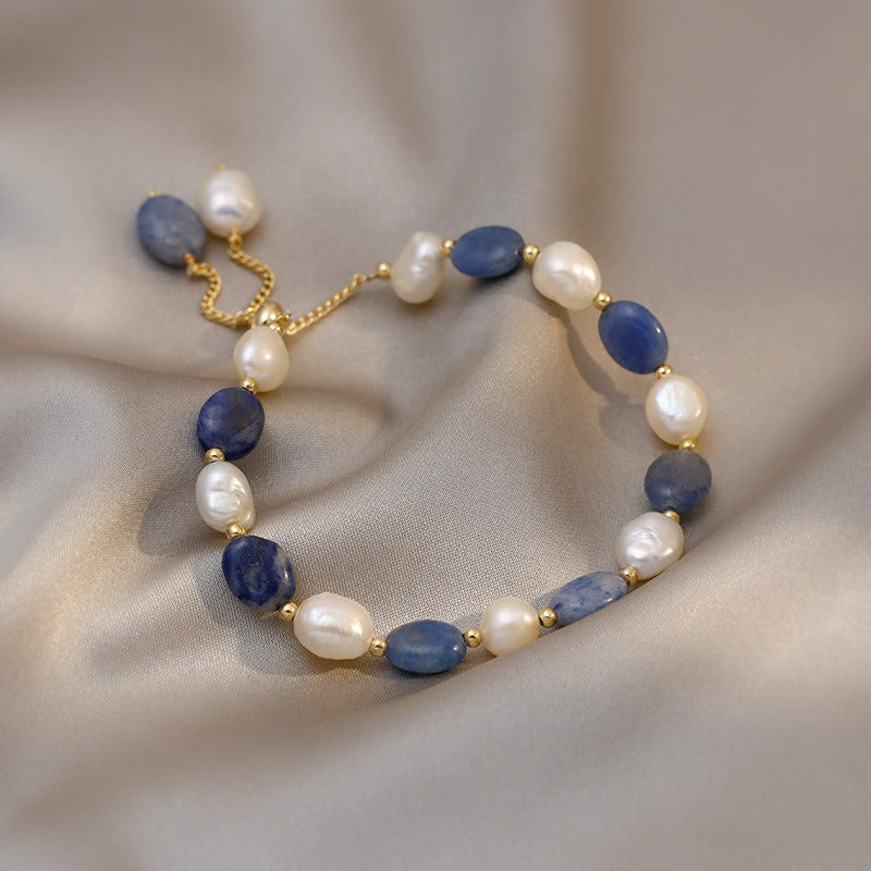 Kira – Pulsera Elegante en Perlas del Océano
