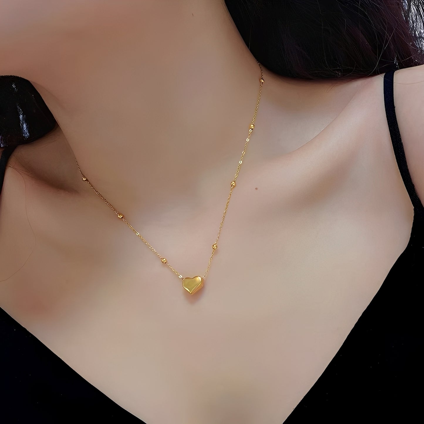 Amara – Collar Love en Acero Titanio