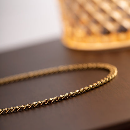 Avana – Collar de Cadena Dorada Elegante