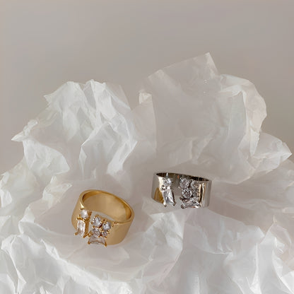 Alora – Anillo Zirconia Irregular Minimalista