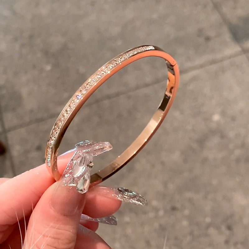 Valerie – Pulsera Brillante de Acero Elegante