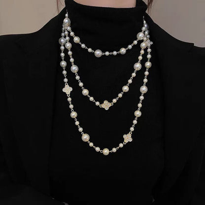 Collen – Collar Elegante en Oro con Perla