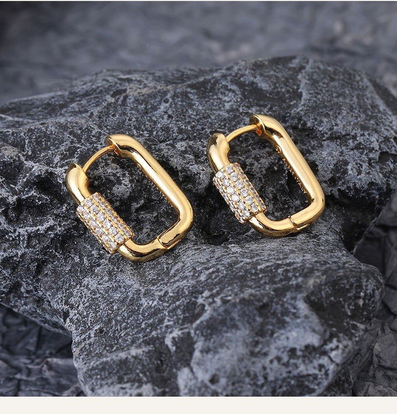 Stacey – Pendientes Cuadrados Incrustados de Zirconio