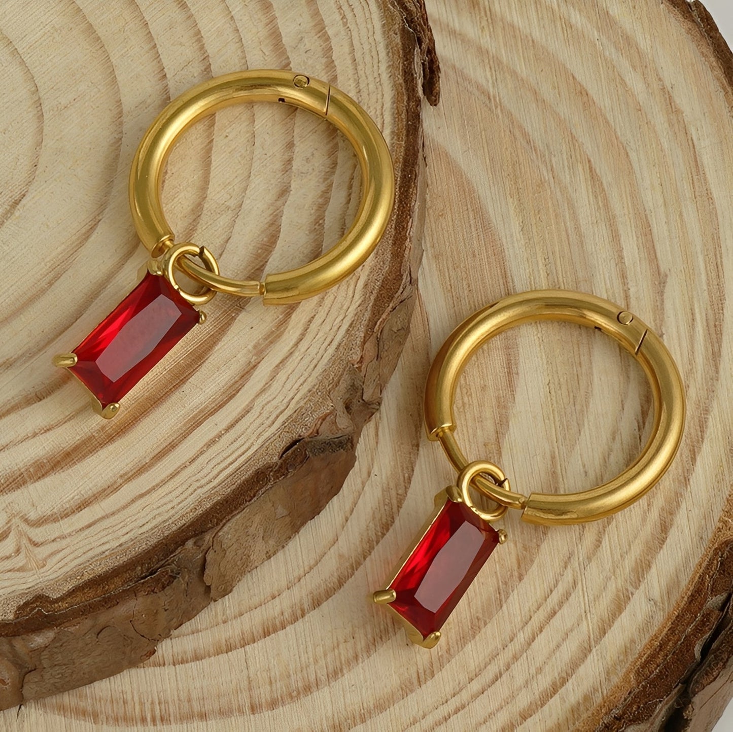 Amara – Pendientes de Zirconio Baño de Oro