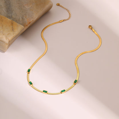 Sabrina – Collar Geométrico Cuadrado