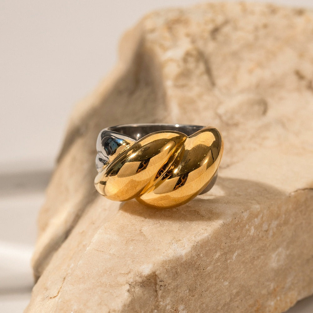 Fatima – Anillo Dorado Elegante