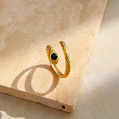 Selene – Anillo Serpiente Vintage en Acero