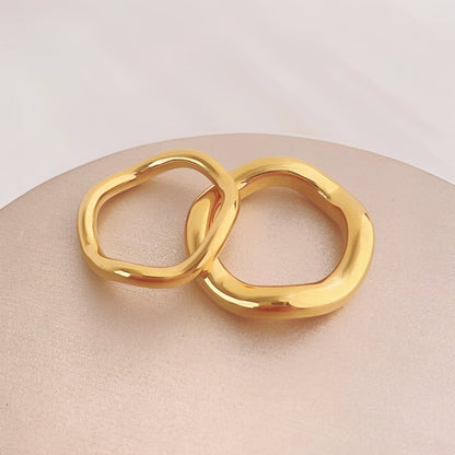 Lorena – Anillo Onda Curvada Elegante