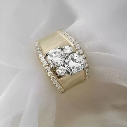 Leona – Anillo Dorado Vintage con Circonia Brillante
