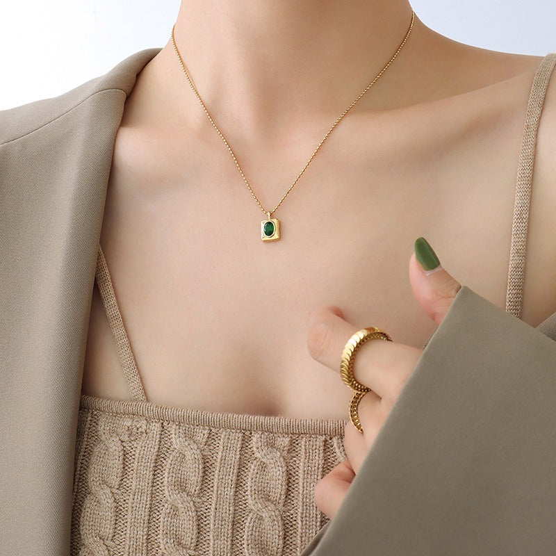 Bea – Collar Ovalado Elegante con Acabado Brillante