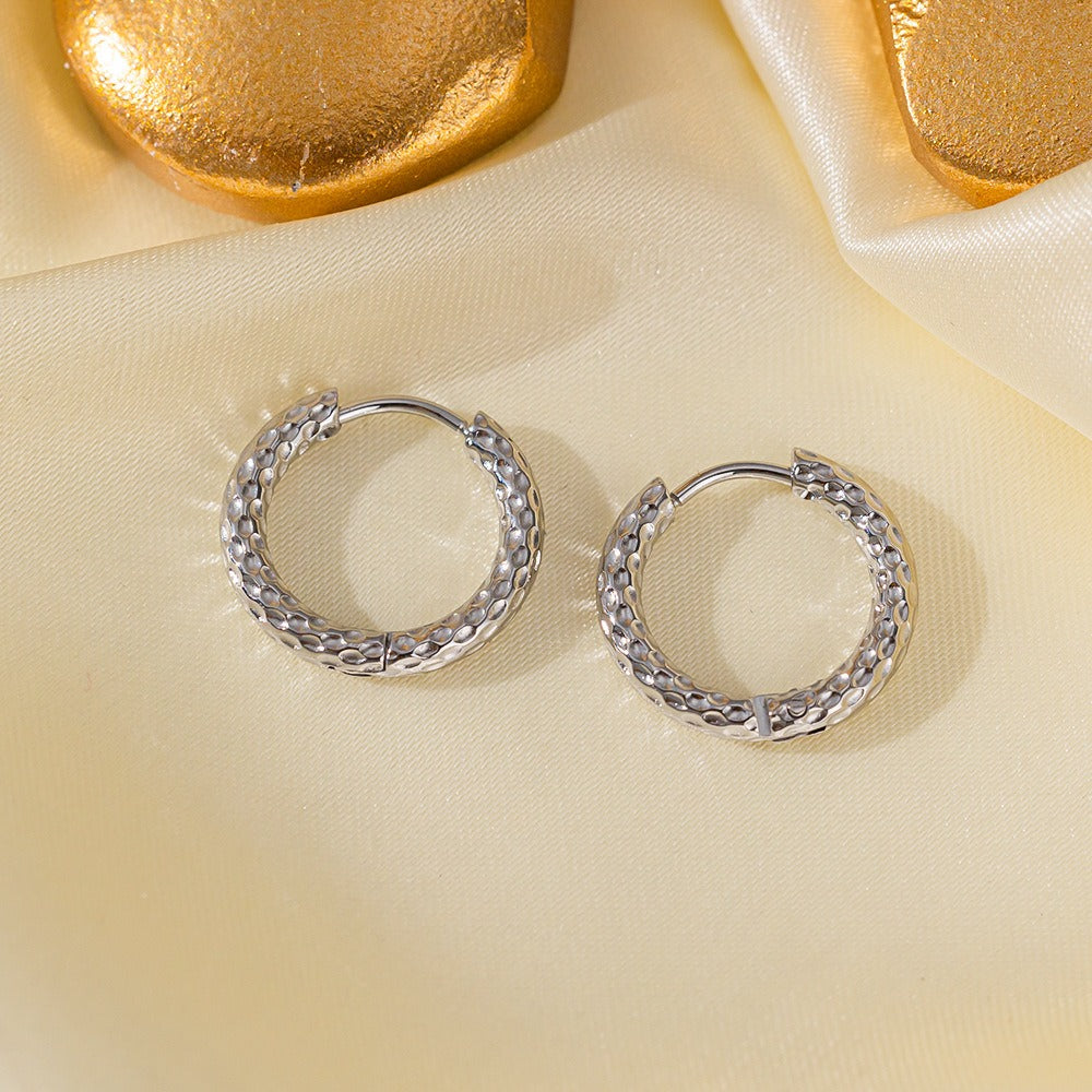 Riley – Pendientes Clip Redondos Brillo Estelar