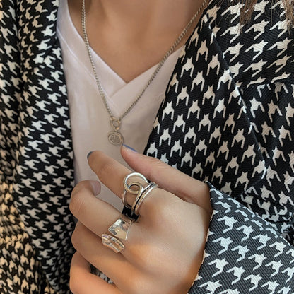 Dahlia – Anillo Trenzado Retro Elegante