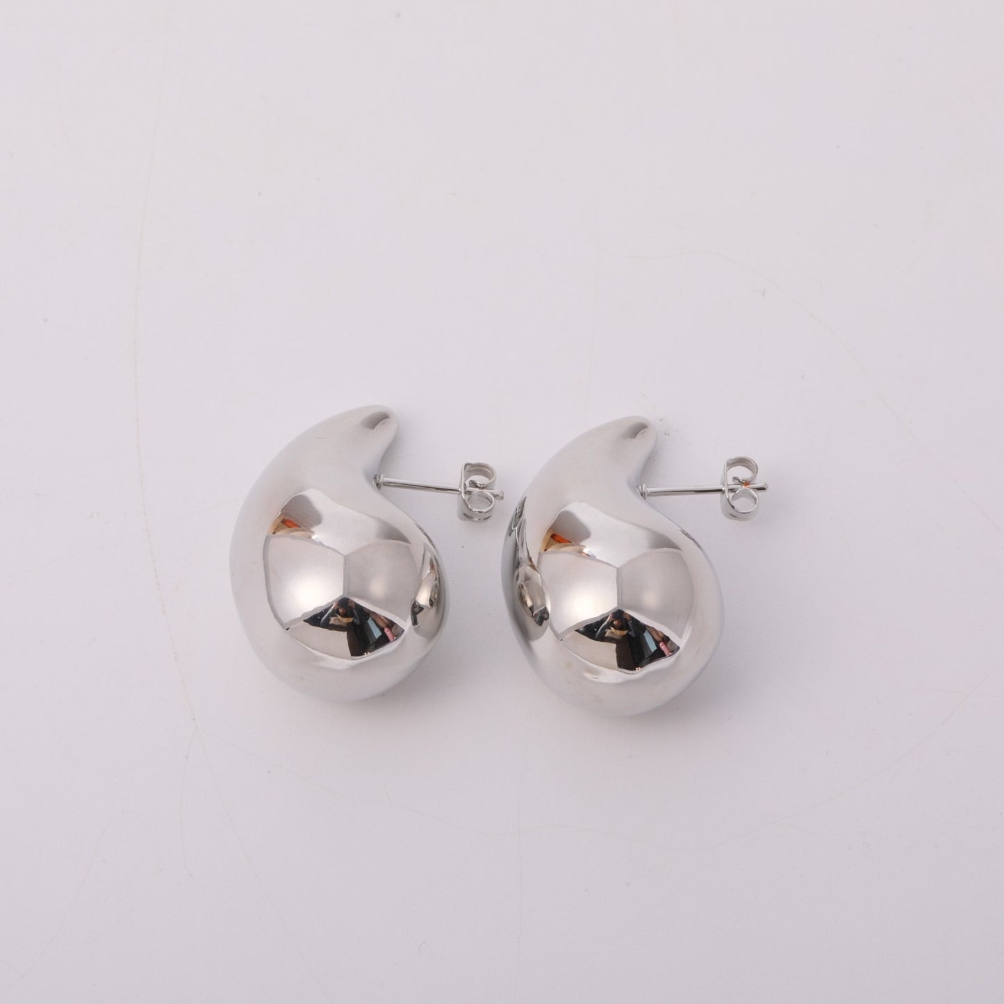 Camille – Pendientes Geométricos Elegantes
