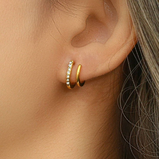 Anne – Pendientes Dorados Doble Capa con Zirconia