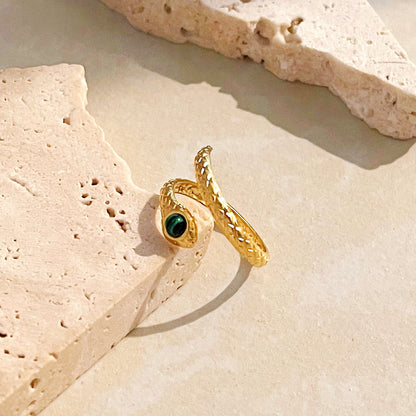 Selene – Anillo Serpiente Vintage en Acero
