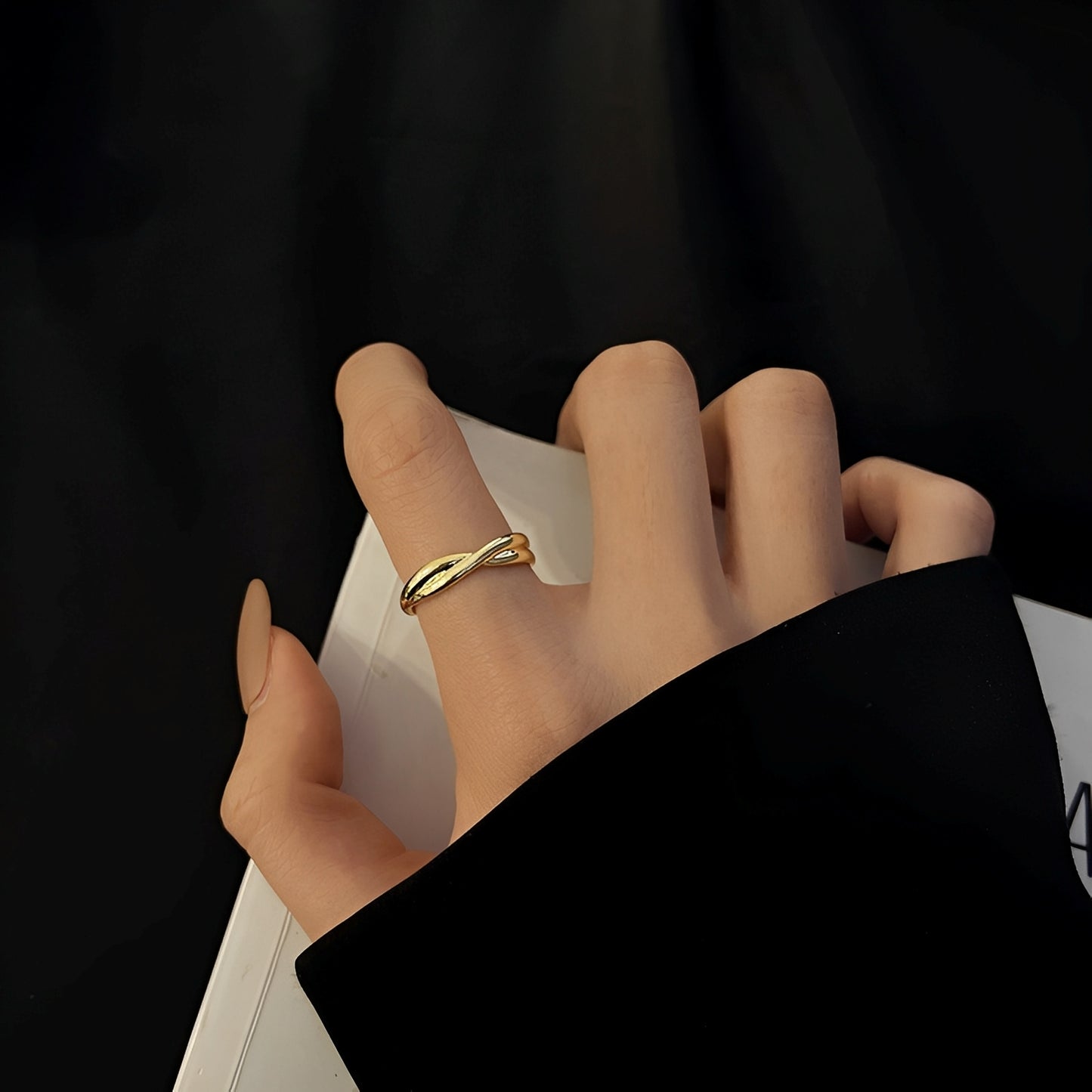 Gabrielle – Anillo Cruz Elegante