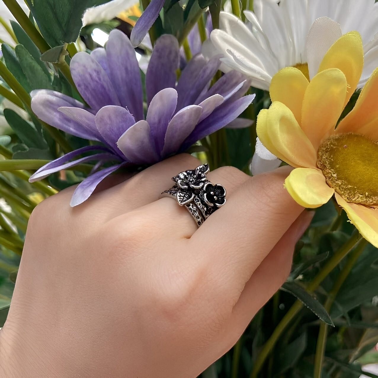 Camille – Anillo Elegante en Plata Flor Vintage