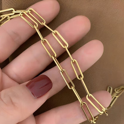 Kyla – Collar Paperclip con Estilo Elegante y Chic
