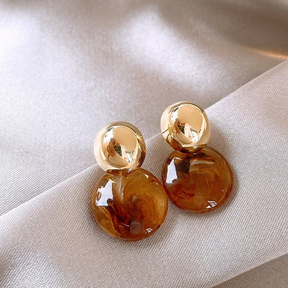 Nova – Pendientes Retro Tono Café Elegante