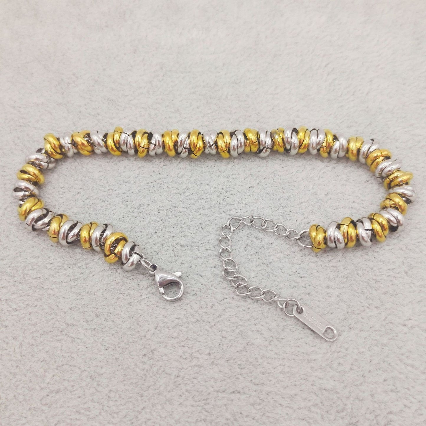 Anika – Pulsera Bicolor Trenzada con Cuentas